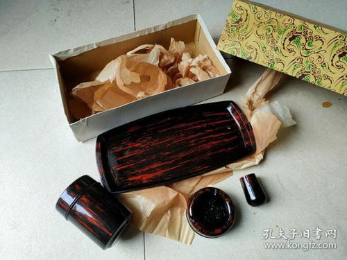 早年 原盒 漆器木 茶具 一套 ,制作精细,釉色光洁,漆金上彩工艺极好 ,详情尺寸看图 收藏品 ,
